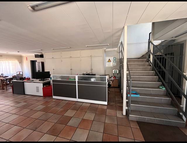 1,850M² WAREHOUSE TO LET IN CHLOORKOP